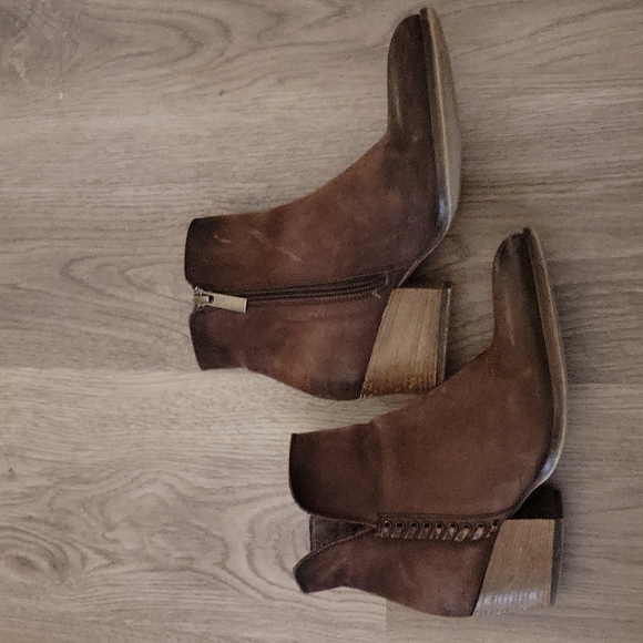 Steve Madden Galaxi Booties BOGO - Picture 2 of 3